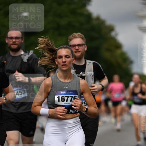 29.06.2025 - hella hamburg halbmarathon Dr. Thomas Lammeyer http://msf.ph/oto/8351448 29.06.2025 10:18:38 Kennedybrücke 1071, 1131, 1480, 1728, 2046, 3020, 3025, 3454, 3691, 3728, 3756, 3834, 5191, 6181, 6366, 6717, 6724, 7195, 7442, 7446, 7447, 7881, 8055, 8522, 8563, 8755, 8892, 9173, 9663, 9709, 10224, 10610, 10977 meine-sportfotos.de