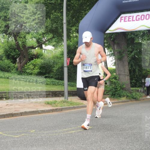 29.06.2025 - hella hamburg halbmarathon KatJ http://msf.ph/oto/8351452 29.06.2025 10:21:20 Zwischen KM18-KM19 3955, 4812, 7845 meine-sportfotos.de