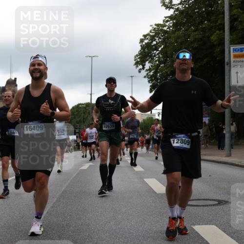 29.06.2025 - hella hamburg halbmarathon Yannick Fuchs http://msf.ph/oto/8351498 29.06.2025 10:52:48 20KM 1285, 1642, 1946, 1951, 2027, 2711, 2855, 5084, 5633, 6208, 6636, 6860, 7476, 7659, 8392, 8929, 9156, 9353, 9553, 9555, 9655, 9835, 10539, 10915, 12809, 13407, 14355, 14375, 14631, 14914, 15263, 16206, 16409, 16563, 16922, 16924, 17346, 17665, 17782, 17810, 17814, 17839, 17852, 17931, 17967, 18112, 18232, 18556, 18682, 18730, 18833, 18954, 19002, 19003 meine-sportfotos.de