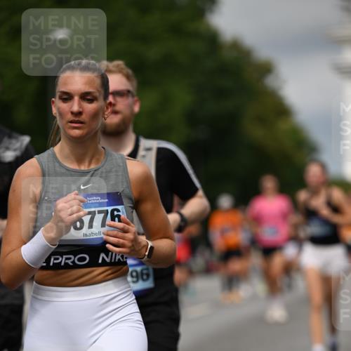 29.06.2025 - hella hamburg halbmarathon Dr. Thomas Lammeyer http://msf.ph/oto/8351581 29.06.2025 10:18:39 Kennedybrücke 1071, 1131, 1480, 1728, 2046, 2690, 3020, 3025, 3454, 3691, 3834, 5191, 6181, 6366, 6717, 6724, 7195, 7442, 7446, 7447, 7881, 8055, 8522, 8563, 8755, 8892, 9173, 9663, 9709, 10224, 10610, 10977 meine-sportfotos.de