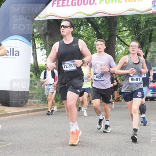 29.06.2025 - hella hamburg halbmarathon KatJ http://msf.ph/oto/8351586 29.06.2025 10:50:59 Zwischen KM18-KM19 1212, 1733, 1851, 2463, 4985, 5653, 7333 meine-sportfotos.de
