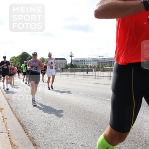 29.06.2025 - hella hamburg halbmarathon Lena Gebhardt http://msf.ph/oto/8351611 29.06.2025 10:01:09 Lombardsbrücke 11937, 18452, 68, 35, 5870, 1130, 1387, 1420, 1611, 1726, 2006, 2091, 2354, 2363, 2490, 2936, 3059, 3141, 3425, 3625, 3663, 3740, 3983, 4068, 4238, 4249, 4319, 4370, 4616, 4649, 4708, 5033, 5418, 5675, 5870, 6087, 6147, 0000, 6487, 6531, 6591, 6714, 6757, 6835, 6924, 7287, 7658, 7757, 7759, 7761, 7846, 8030, 8045, 8046, 8255, 8326, 8478, 8632, 8923, 9124, 9553, 9555, 9577, 9932, 10074, 10188, 10271, 10383, 10576, 11465 meine-sportfotos.de