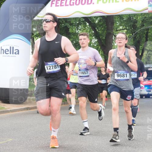 29.06.2025 - hella hamburg halbmarathon KatJ http://msf.ph/oto/8351629 29.06.2025 10:50:59 Zwischen KM18-KM19 1212, 1733, 1851, 2463, 4985, 5653, 7333 meine-sportfotos.de