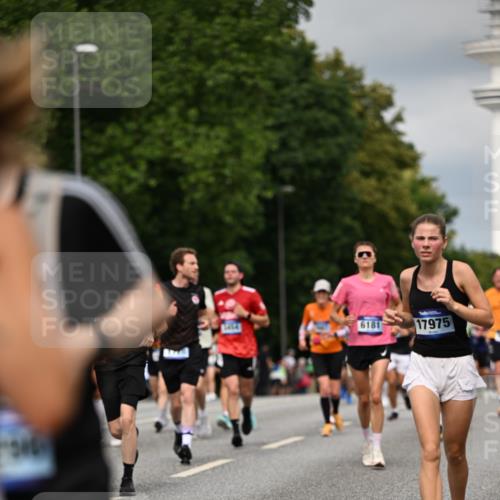 29.06.2025 - hella hamburg halbmarathon Dr. Thomas Lammeyer http://msf.ph/oto/8351647 29.06.2025 10:18:39 Kennedybrücke 1071, 1131, 1480, 1728, 2046, 2690, 3020, 3025, 3454, 3691, 3834, 5191, 6181, 6366, 6717, 6724, 7195, 7442, 7446, 7447, 7881, 8055, 8522, 8563, 8755, 8892, 9173, 9663, 9709, 10224, 10610, 10977 meine-sportfotos.de