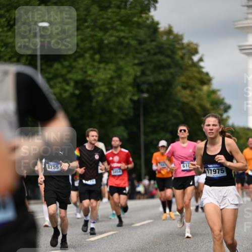 29.06.2025 - hella hamburg halbmarathon Dr. Thomas Lammeyer http://msf.ph/oto/8351667 29.06.2025 10:18:39 Kennedybrücke 1071, 1131, 1480, 1728, 2046, 2690, 3020, 3025, 3454, 3691, 3834, 5191, 6181, 6366, 6717, 6724, 7195, 7442, 7446, 7447, 7881, 8055, 8522, 8563, 8755, 8892, 9173, 9663, 9709, 10224, 10610, 10977 meine-sportfotos.de