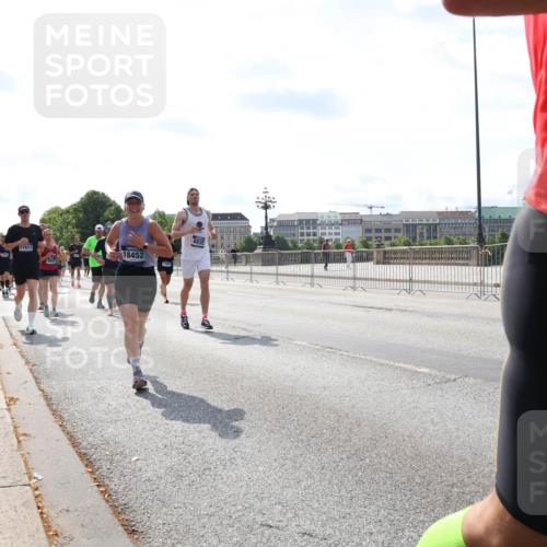 29.06.2025 - hella hamburg halbmarathon Lena Gebhardt http://msf.ph/oto/8351702 29.06.2025 10:01:09 Lombardsbrücke 11937, 18452, 1130, 1387, 1420, 1611, 1726, 2006, 2091, 2354, 2363, 2490, 2936, 3059, 3141, 3425, 3625, 3663, 3740, 3983, 4068, 4238, 4249, 4319, 4370, 4616, 4649, 4708, 5033, 5418, 5675, 5870, 6087, 6147, 0000, 6487, 6531, 6591, 6714, 6757, 6835, 6924, 7287, 7658, 7757, 7759, 7761, 7846, 8030, 8045, 8046, 8255, 8326, 8478, 8632, 8923, 9124, 9553, 9555, 9577, 9932, 10074, 10188, 10271, 10383, 10576, 11465 meine-sportfotos.de