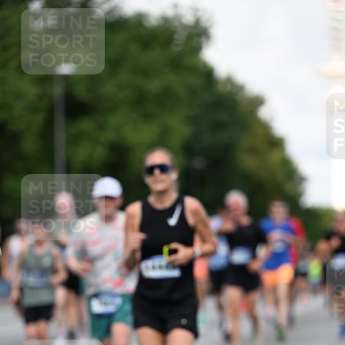 29.06.2025 - hella hamburg halbmarathon Dr. Thomas Lammeyer http://msf.ph/oto/8351749 29.06.2025 09:56:19 Kennedybrücke 1070, 1139, 1220, 1415, 1468, 1512, 1613, 1782, 2233, 3098, 3109, 3124, 4080, 4497, 4691, 5011, 5476, 5477, 7067, 7191, 7325, 7432, 7451, 7843, 7865, 7961, 8467, 9081, 10000, 10099, 10251, 10741, 10796, 11346 meine-sportfotos.de