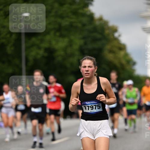 29.06.2025 - hella hamburg halbmarathon Dr. Thomas Lammeyer http://msf.ph/oto/8351770 29.06.2025 10:18:41 Kennedybrücke 1071, 1131, 1480, 1728, 2046, 2690, 3020, 3025, 3454, 3691, 3834, 5191, 6181, 6366, 6717, 6724, 7195, 7442, 7446, 7447, 7881, 8055, 8275, 8522, 8563, 8755, 8854, 8892, 9173, 9663, 9709, 10224, 10977 meine-sportfotos.de