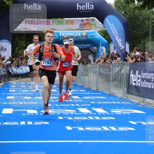 29.06.2025 - hella hamburg halbmarathon Strokosch-Dieckow http://msf.ph/oto/8351781 29.06.2025 10:31:37 Ziel 5660, 7793, 12681, 13606, 13617, 15835, 18102 meine-sportfotos.de