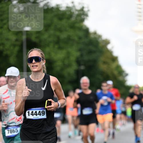 29.06.2025 - hella hamburg halbmarathon Dr. Thomas Lammeyer http://msf.ph/oto/8351811 29.06.2025 09:56:19 Kennedybrücke 1070, 1139, 1220, 1415, 1468, 1512, 1613, 1782, 2233, 3098, 3109, 3124, 4080, 4497, 4691, 5011, 5476, 5477, 7067, 7191, 7325, 7432, 7451, 7843, 7865, 7961, 8467, 9081, 10000, 10099, 10251, 10741, 10796, 11346 meine-sportfotos.de