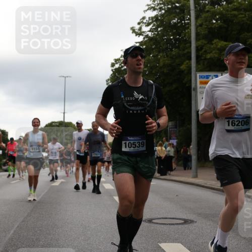 29.06.2025 - hella hamburg halbmarathon Yannick Fuchs http://msf.ph/oto/8351868 29.06.2025 10:52:50 20KM 1285, 1642, 1946, 1951, 2027, 2711, 2855, 5084, 5347, 5633, 6208, 6636, 6860, 6997, 7476, 8392, 8929, 9156, 9353, 9553, 9555, 9655, 9835, 10539, 10915, 12809, 13407, 14355, 14375, 14631, 14914, 15263, 15824, 16160, 16206, 16409, 16563, 16922, 16924, 17346, 17665, 17782, 17810, 17839, 17852, 17931, 17967, 18112, 18232, 18266, 18556, 18682, 18730, 18833, 18954, 19002, 19003 meine-sportfotos.de