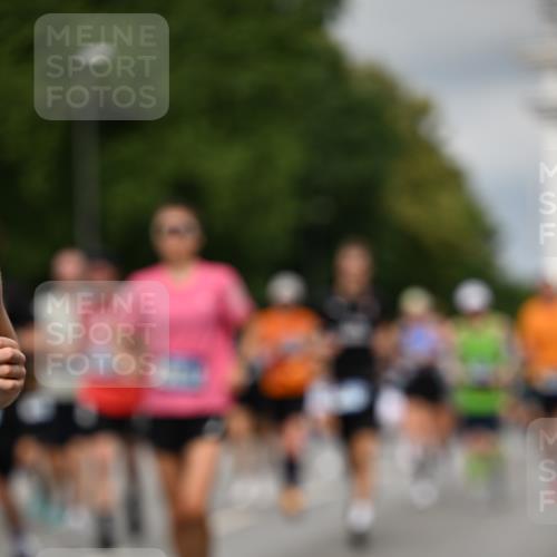 29.06.2025 - hella hamburg halbmarathon Dr. Thomas Lammeyer http://msf.ph/oto/8351954 29.06.2025 10:18:42 Kennedybrücke 1071, 1131, 1480, 1728, 2046, 2690, 3020, 3025, 3454, 3691, 3834, 4641, 5191, 6181, 6366, 6717, 6724, 7195, 7442, 7446, 7447, 7881, 8055, 8275, 8522, 8563, 8755, 8854, 8892, 9173, 9663, 9709, 10224, 10589, 10717, 10977 meine-sportfotos.de