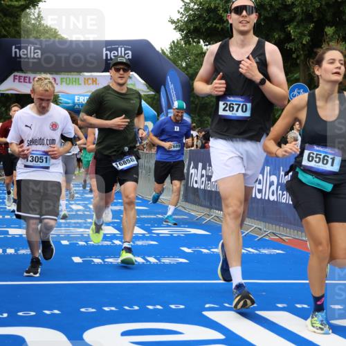 29.06.2025 - hella hamburg halbmarathon Strokosch-Dieckow http://msf.ph/oto/8351970 29.06.2025 10:52:35 Ziel 2346, 2670, 3715, 3952, 3999, 5116, 6561, 6562, 7232, 7475, 9145, 9739, 9869, 10115, 11459, 11689, 12450, 12482, 13051, 13301, 14122, 14561, 15001, 15980, 18982 meine-sportfotos.de