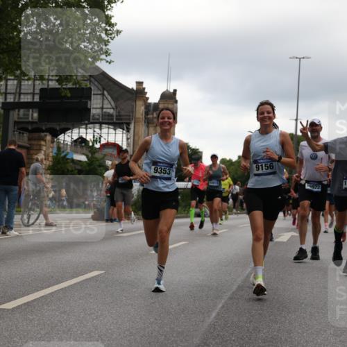29.06.2025 - hella hamburg halbmarathon Yannick Fuchs http://msf.ph/oto/8352090 29.06.2025 10:52:50 20KM 1285, 1642, 1946, 1951, 2027, 2711, 2855, 5084, 5347, 5633, 6208, 6636, 6860, 6997, 7476, 8392, 8929, 9156, 9353, 9553, 9555, 9655, 9835, 10539, 10915, 12809, 13407, 14355, 14375, 14631, 14914, 15263, 15824, 16160, 16206, 16409, 16563, 16922, 16924, 17346, 17665, 17782, 17810, 17839, 17852, 17931, 17967, 18112, 18232, 18266, 18556, 18682, 18730, 18833, 18954, 19002, 19003 meine-sportfotos.de