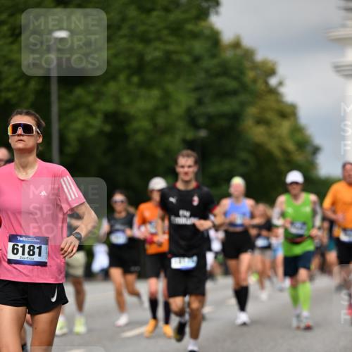 29.06.2025 - hella hamburg halbmarathon Dr. Thomas Lammeyer http://msf.ph/oto/8352174 29.06.2025 10:18:43 Kennedybrücke 1071, 1131, 1480, 1728, 2046, 2690, 3025, 3454, 3507, 3509, 3691, 3834, 4641, 5191, 5800, 6181, 6366, 6717, 6724, 7195, 7442, 7446, 7447, 7881, 8055, 8275, 8522, 8563, 8755, 8854, 8892, 9173, 9663, 9709, 10224, 10589, 10717, 10977 meine-sportfotos.de