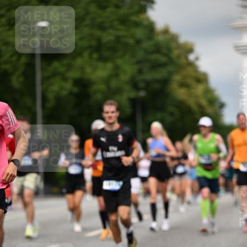 29.06.2025 - hella hamburg halbmarathon Dr. Thomas Lammeyer http://msf.ph/oto/8352382 29.06.2025 10:18:44 Kennedybrücke 1071, 1131, 1480, 1728, 1745, 2046, 2281, 2690, 3025, 3454, 3507, 3509, 3691, 4641, 5191, 5800, 6181, 6366, 6717, 6724, 7195, 7442, 7446, 7447, 7881, 8055, 8239, 8275, 8522, 8563, 8755, 8854, 8892, 9173, 9663, 9709, 10224, 10589, 10717, 10977, 11271 meine-sportfotos.de