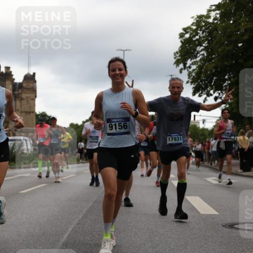 29.06.2025 - hella hamburg halbmarathon Yannick Fuchs http://msf.ph/oto/8352390 29.06.2025 10:52:51 20KM 1285, 1642, 1946, 1951, 2027, 2677, 2711, 2855, 5084, 5347, 5633, 6208, 6636, 6860, 6997, 7476, 8392, 8929, 9156, 9353, 9553, 9555, 9655, 9835, 10539, 10915, 12809, 13407, 14375, 14631, 14914, 15263, 15824, 16160, 16206, 16409, 16563, 16922, 16924, 17017, 17346, 17665, 17782, 17810, 17839, 17852, 17931, 17967, 18112, 18232, 18266, 18556, 18682, 18730, 18833, 18954, 19002, 19003 meine-sportfotos.de