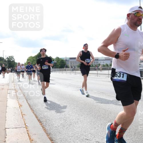 29.06.2025 - hella hamburg halbmarathon Lena Gebhardt http://msf.ph/oto/8352400 29.06.2025 10:13:49 Lombardsbrücke 6717, 5631, 631, 1007, 1131, 1194, 1480, 1859, 1890, 2055, 2359, 2721, 2904, 2987, 3729, 4001, 4187, 4795, 4950, 4962, 5232, 5546, 5631, 5719, 6026, 6287, 6710, 6717, 6724, 7346, 7446, 7447, 7460, 7462, 7913, 8279, 8673, 9128, 9612, 9631, 9886, 10442, 10443, 10977, 11441, 11987, 12313, 12797, 12928, 12929, 13331, 13788, 13928, 15085, 15482, 15663, 15721, 15722, 15840, 16491, 17439, 17472, 17474, 17985, 18041, 18222, 18231, 18236, 18239 meine-sportfotos.de
