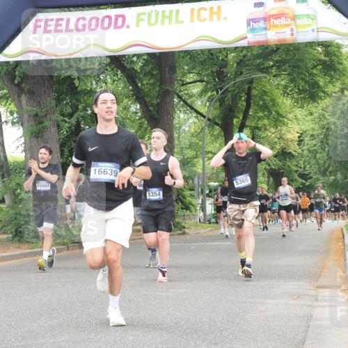 29.06.2025 - hella hamburg halbmarathon KatJ http://msf.ph/oto/8352414 29.06.2025 10:51:10 Zwischen KM18-KM19 2698, 3572, 5354, 5365, 8578 meine-sportfotos.de