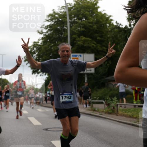 29.06.2025 - hella hamburg halbmarathon Yannick Fuchs http://msf.ph/oto/8352503 29.06.2025 10:52:52 20KM 1285, 1642, 1946, 1951, 2027, 2677, 2711, 2855, 5084, 5347, 5633, 6208, 6636, 6860, 6997, 7476, 8290, 8392, 8929, 9156, 9353, 9655, 9835, 10036, 10539, 10915, 12809, 13407, 14375, 14631, 14914, 15263, 15824, 16160, 16206, 16409, 16563, 16922, 16924, 17017, 17346, 17782, 17810, 17839, 17852, 17931, 17967, 18112, 18232, 18266, 18556, 18682, 18730, 18833, 18954, 19002, 19003 meine-sportfotos.de