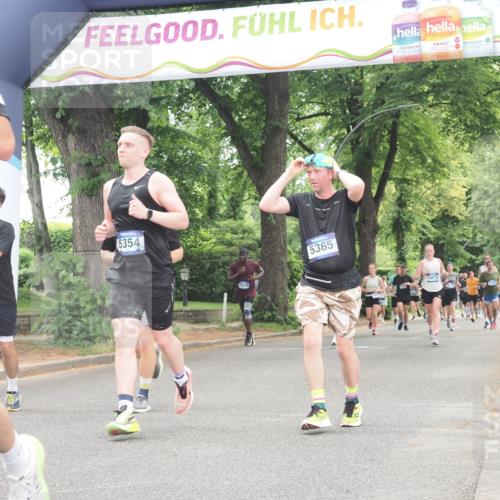 29.06.2025 - hella hamburg halbmarathon KatJ http://msf.ph/oto/8352597 29.06.2025 10:51:11 Zwischen KM18-KM19 2698, 5354, 5365, 8578 meine-sportfotos.de
