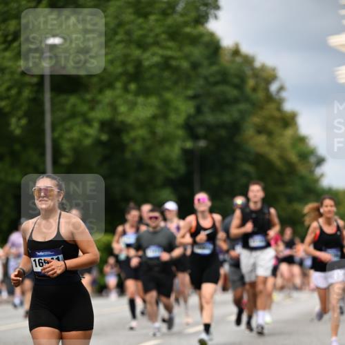 29.06.2025 - hella hamburg halbmarathon Dr. Thomas Lammeyer http://msf.ph/oto/8352737 29.06.2025 10:40:48 Kennedybrücke 1008, 1010, 1224, 3401, 3699, 3895, 4245, 5171, 5246, 5540, 5747, 5789, 5809, 5919, 6184, 6359, 6417, 7632, 8530, 8581, 9229, 9295, 9432, 9694, 9701, 9806, 10123, 10487, 10531, 10577, 10984 meine-sportfotos.de