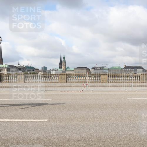 29.06.2025 - hella hamburg halbmarathon Lena Gebhardt http://msf.ph/oto/8352738 29.06.2025 09:09:26 Lombardsbrücke  meine-sportfotos.de