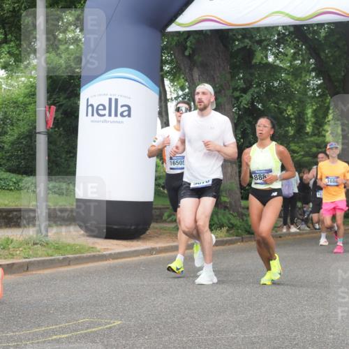 29.06.2025 - hella hamburg halbmarathon KatJ http://msf.ph/oto/8352741 29.06.2025 10:21:31 Zwischen KM18-KM19 1686, 5070, 7965 meine-sportfotos.de