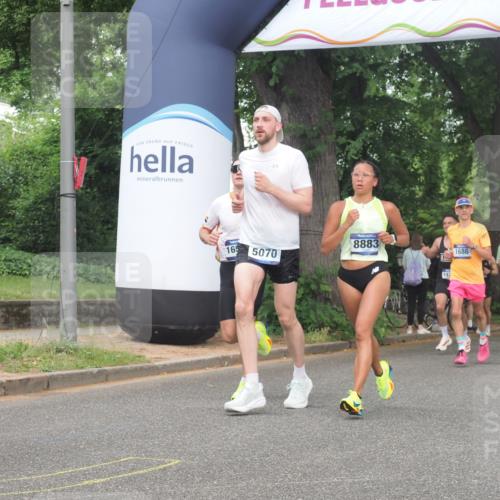 29.06.2025 - hella hamburg halbmarathon KatJ http://msf.ph/oto/8352787 29.06.2025 10:21:31 Zwischen KM18-KM19 1686, 5070, 7965 meine-sportfotos.de