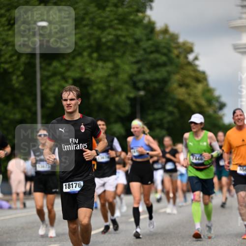29.06.2025 - hella hamburg halbmarathon Dr. Thomas Lammeyer http://msf.ph/oto/8352812 29.06.2025 10:18:44 Kennedybrücke 1071, 1131, 1480, 1728, 1745, 2046, 2281, 2690, 3025, 3454, 3507, 3509, 3691, 4641, 5191, 5800, 6181, 6366, 6717, 6724, 7195, 7442, 7446, 7447, 7881, 8055, 8239, 8275, 8522, 8563, 8755, 8854, 8892, 9173, 9663, 9709, 10224, 10589, 10717, 10977, 11271 meine-sportfotos.de