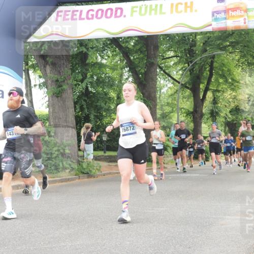 29.06.2025 - hella hamburg halbmarathon KatJ http://msf.ph/oto/8352837 29.06.2025 10:51:15 Zwischen KM18-KM19 5354, 5365, 8578 meine-sportfotos.de