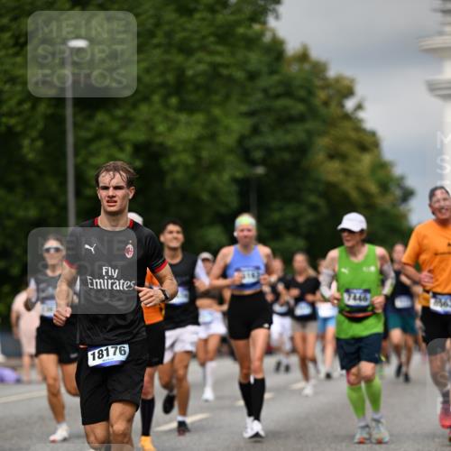 29.06.2025 - hella hamburg halbmarathon Dr. Thomas Lammeyer http://msf.ph/oto/8352879 29.06.2025 10:18:45 Kennedybrücke 1071, 1131, 1296, 1480, 1728, 1745, 2046, 2281, 2690, 3025, 3454, 3507, 3509, 3691, 4641, 5191, 5608, 5800, 6181, 6366, 6717, 6724, 7195, 7446, 7447, 7881, 8055, 8239, 8275, 8522, 8563, 8755, 8854, 8892, 9173, 9663, 9709, 10224, 10589, 10717, 10977, 11271 meine-sportfotos.de