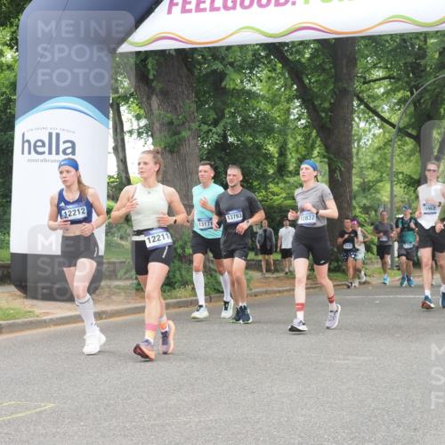 29.06.2025 - hella hamburg halbmarathon KatJ http://msf.ph/oto/8352927 29.06.2025 10:51:18 Zwischen KM18-KM19  meine-sportfotos.de