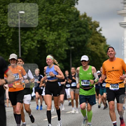 29.06.2025 - hella hamburg halbmarathon Dr. Thomas Lammeyer http://msf.ph/oto/8352934 29.06.2025 10:18:46 Kennedybrücke 1071, 1296, 1480, 1728, 1745, 2046, 2281, 2690, 3025, 3454, 3507, 3509, 3691, 4641, 5608, 5800, 6181, 6366, 6710, 6717, 6724, 7195, 7446, 7447, 7881, 8055, 8239, 8256, 8275, 8522, 8563, 8755, 8854, 8892, 9173, 9709, 10224, 10589, 10717, 10977, 11271 meine-sportfotos.de