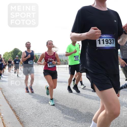 29.06.2025 - hella hamburg halbmarathon Lena Gebhardt http://msf.ph/oto/8352938 29.06.2025 10:01:13 Lombardsbrücke 2936, 15240, 2354, 18029, 993, 11937, 1130, 1130, 1387, 1420, 1726, 2006, 2091, 2354, 2363, 2490, 2936, 3059, 3141, 3425, 3625, 3663, 3740, 3983, 4068, 4238, 4249, 4319, 4370, 4616, 4649, 4708, 5033, 5418, 5570, 5675, 5870, 6087, 6147, 0000, 6487, 6531, 6591, 6714, 6757, 6835, 6924, 7287, 7658, 7757, 7759, 7761, 7846, 8030, 8045, 8046, 8191, 8255, 8326, 8478, 8632, 8691, 8923, 9124, 9932, 10074, 10188, 10271, 10383, 10576, 11465 meine-sportfotos.de