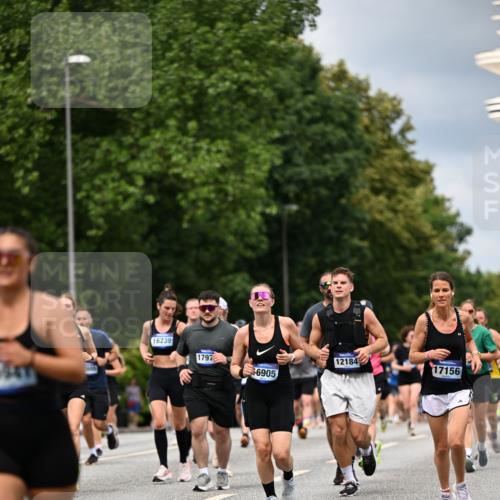 29.06.2025 - hella hamburg halbmarathon Dr. Thomas Lammeyer http://msf.ph/oto/8353005 29.06.2025 10:40:49 Kennedybrücke 1008, 1010, 1224, 3401, 3699, 3895, 4245, 5171, 5246, 5540, 5747, 5789, 5809, 5919, 6184, 6359, 6417, 7632, 7773, 8530, 8581, 9229, 9295, 9432, 9694, 9701, 9806, 10123, 10487, 10531, 10577, 10984 meine-sportfotos.de