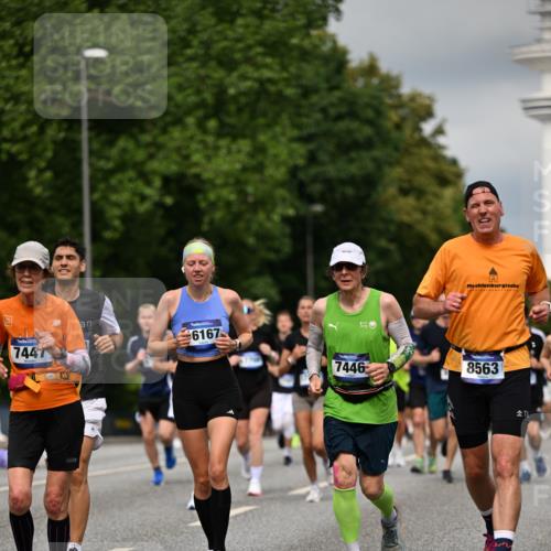 29.06.2025 - hella hamburg halbmarathon Dr. Thomas Lammeyer http://msf.ph/oto/8353012 29.06.2025 10:18:46 Kennedybrücke 1071, 1296, 1480, 1728, 1745, 2046, 2281, 2690, 3025, 3454, 3507, 3509, 3691, 4641, 5608, 5800, 6181, 6366, 6710, 6717, 6724, 7195, 7446, 7447, 7881, 8055, 8239, 8256, 8275, 8522, 8563, 8755, 8854, 8892, 9173, 9709, 10224, 10589, 10717, 10977, 11271 meine-sportfotos.de