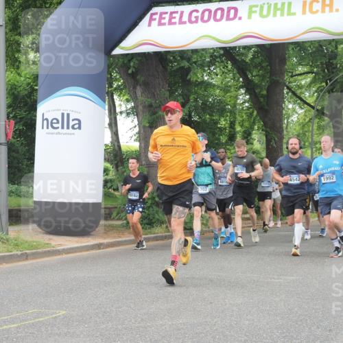 29.06.2025 - hella hamburg halbmarathon KatJ http://msf.ph/oto/8353035 29.06.2025 10:51:23 Zwischen KM18-KM19 1194, 1702, 1992, 2979, 4542, 7081, 8520, 8561 meine-sportfotos.de