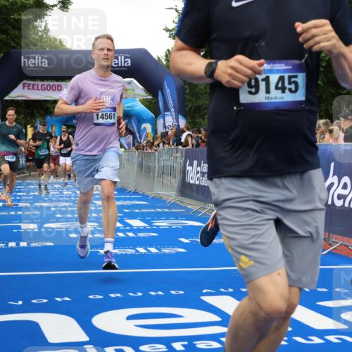 29.06.2025 - hella hamburg halbmarathon Strokosch-Dieckow http://msf.ph/oto/8353054 29.06.2025 10:52:29 Ziel 2670, 3715, 3952, 6561, 6562, 7178, 7232, 8371, 8661, 9145, 9739, 9876, 11689, 11791, 12450, 13015, 13051, 13211, 13301, 14561, 15001, 15144, 15980, 17997, 18982 meine-sportfotos.de