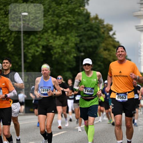 29.06.2025 - hella hamburg halbmarathon Dr. Thomas Lammeyer http://msf.ph/oto/8353073 29.06.2025 10:18:46 Kennedybrücke 1071, 1296, 1480, 1728, 1745, 2046, 2281, 2690, 3025, 3454, 3507, 3509, 3691, 4641, 5608, 5800, 6181, 6366, 6710, 6717, 6724, 7195, 7446, 7447, 7881, 8055, 8239, 8256, 8275, 8522, 8563, 8755, 8854, 8892, 9173, 9709, 10224, 10589, 10717, 10977, 11271 meine-sportfotos.de