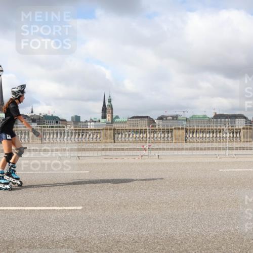 29.06.2025 - hella hamburg halbmarathon Lena Gebhardt http://msf.ph/oto/8353118 29.06.2025 09:09:26 Lombardsbrücke  meine-sportfotos.de