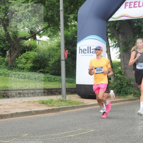 29.06.2025 - hella hamburg halbmarathon KatJ http://msf.ph/oto/8353122 29.06.2025 10:21:32 Zwischen KM18-KM19 1686, 5070, 7965 meine-sportfotos.de