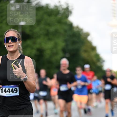 29.06.2025 - hella hamburg halbmarathon Dr. Thomas Lammeyer http://msf.ph/oto/8353125 29.06.2025 09:56:20 Kennedybrücke 1070, 1139, 1220, 1415, 1468, 1512, 1613, 1782, 2233, 3098, 3109, 3124, 4080, 4497, 4691, 5011, 5476, 5477, 7067, 7191, 7325, 7432, 7451, 7599, 7843, 7865, 7961, 8467, 9081, 10000, 10099, 10251, 10741, 10750, 10796, 11346 meine-sportfotos.de