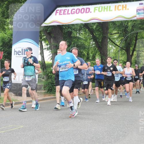 29.06.2025 - hella hamburg halbmarathon KatJ http://msf.ph/oto/8353243 29.06.2025 10:51:24 Zwischen KM18-KM19 1194, 1702, 1992, 2979, 4542, 6907, 6908, 7081, 8520, 8561 meine-sportfotos.de