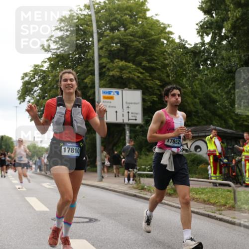 29.06.2025 - hella hamburg halbmarathon Yannick Fuchs http://msf.ph/oto/8353306 29.06.2025 10:52:54 20KM 1285, 1642, 1946, 1951, 2006, 2027, 2677, 2855, 3181, 5084, 5347, 5633, 6202, 6208, 6636, 6860, 6997, 7476, 8290, 8392, 8929, 9156, 9353, 9655, 9835, 10036, 10539, 10915, 12809, 13407, 14375, 14631, 14914, 15240, 15263, 15824, 16160, 16206, 16409, 16563, 16922, 16924, 17017, 17346, 17782, 17810, 17839, 17852, 17931, 18112, 18153, 18232, 18266, 18327, 18556, 18682, 18730, 18833, 18954, 19002, 19003 meine-sportfotos.de