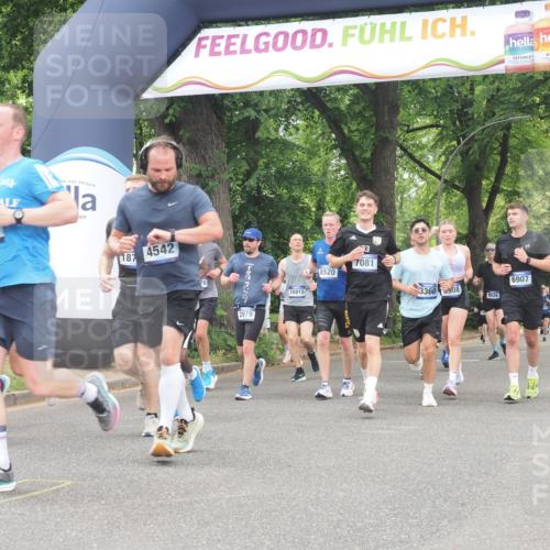 29.06.2025 - hella hamburg halbmarathon KatJ http://msf.ph/oto/8353318 29.06.2025 10:51:25 Zwischen KM18-KM19 1194, 1702, 1992, 2298, 2782, 2979, 4542, 6585, 6907, 6908, 7081, 8520, 8561 meine-sportfotos.de