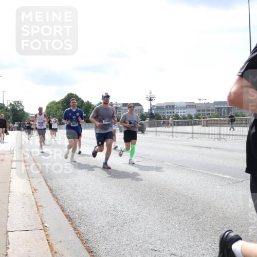29.06.2025 - hella hamburg halbmarathon Lena Gebhardt http://msf.ph/oto/8353319 29.06.2025 10:13:50 Lombardsbrücke 45, 4001, 15085, 1007, 1131, 1194, 1480, 1859, 1890, 2055, 2359, 2721, 2904, 2987, 3729, 4001, 4187, 4795, 4950, 4962, 5232, 5546, 5631, 5719, 6026, 6287, 6710, 6717, 6724, 7346, 7446, 7447, 7460, 7462, 7913, 8279, 8673, 9128, 9612, 9631, 9886, 10442, 10443, 10977, 11441, 11987, 12313, 12797, 12928, 12929, 13331, 13788, 13928, 15085, 15482, 15663, 15721, 15722, 15840, 16491, 17439, 17472, 17474, 17985, 18041, 18222, 18231, 18236, 18239 meine-sportfotos.de