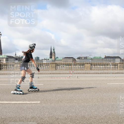 29.06.2025 - hella hamburg halbmarathon Lena Gebhardt http://msf.ph/oto/8353348 29.06.2025 09:09:26 Lombardsbrücke  meine-sportfotos.de