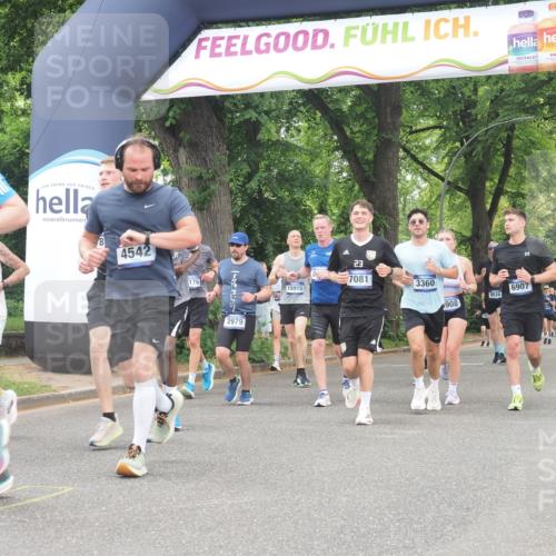 29.06.2025 - hella hamburg halbmarathon KatJ http://msf.ph/oto/8353357 29.06.2025 10:51:25 Zwischen KM18-KM19 1194, 1702, 1992, 2298, 2782, 2979, 4542, 6585, 6907, 6908, 7081, 8520, 8561 meine-sportfotos.de