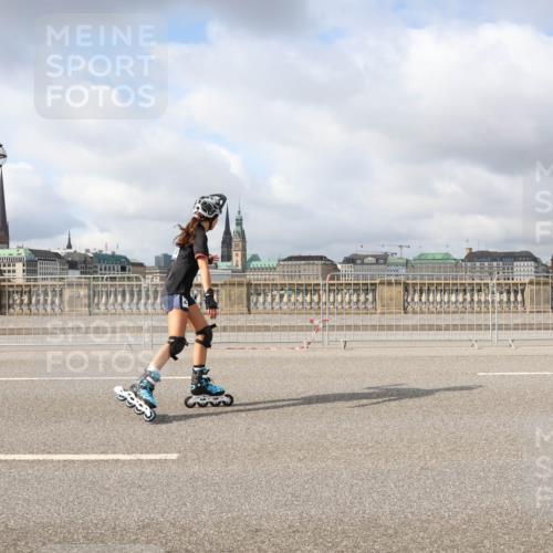 29.06.2025 - hella hamburg halbmarathon Lena Gebhardt http://msf.ph/oto/8353502 29.06.2025 09:09:27 Lombardsbrücke  meine-sportfotos.de
